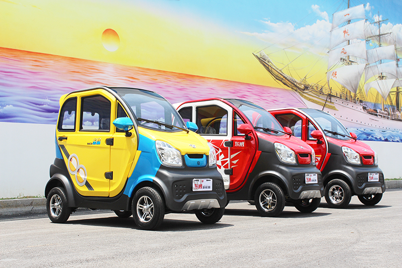 電動車四輪電瓶車女士代步老年人全封閉東威A8方向盤三座暖氣低速